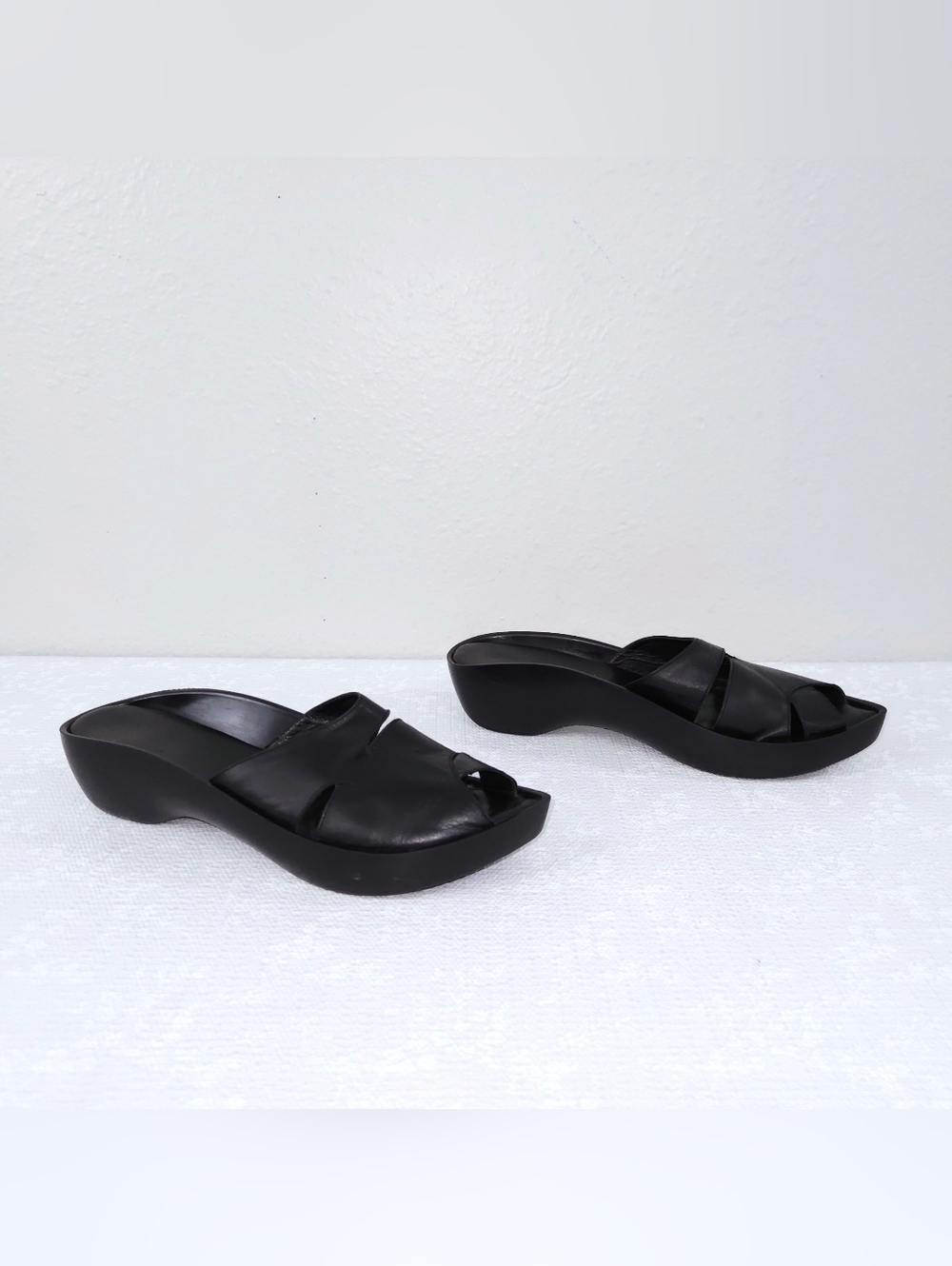 Robert Clergerie Curved Platform Slide US 8 Black Leather Slip-On Sandal